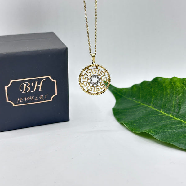 Beautiful gold 10k necklace