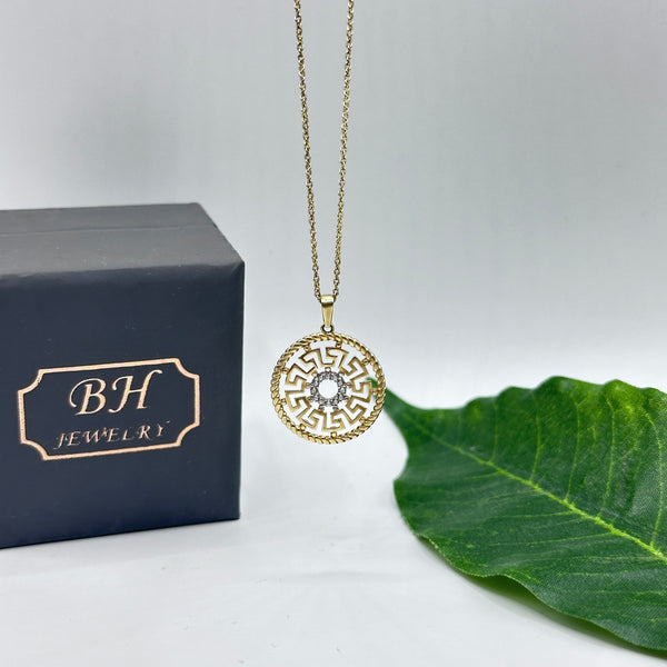 Beautiful gold 10k necklace