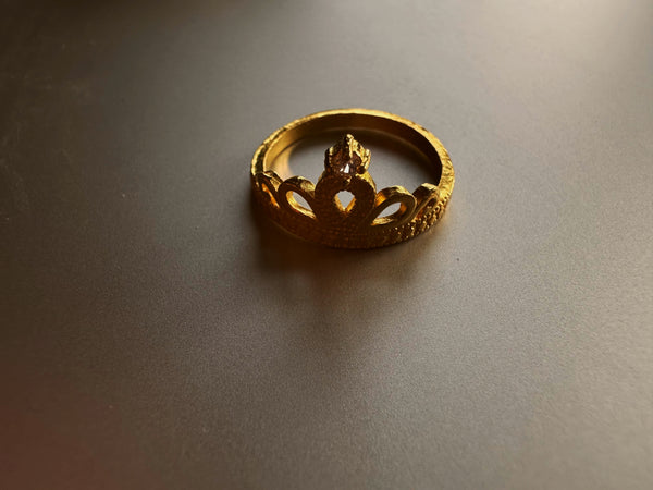 Princess tiara 24k gold ring