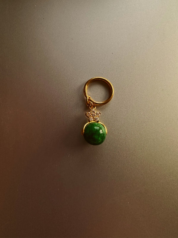 24k gold earring with jade stone