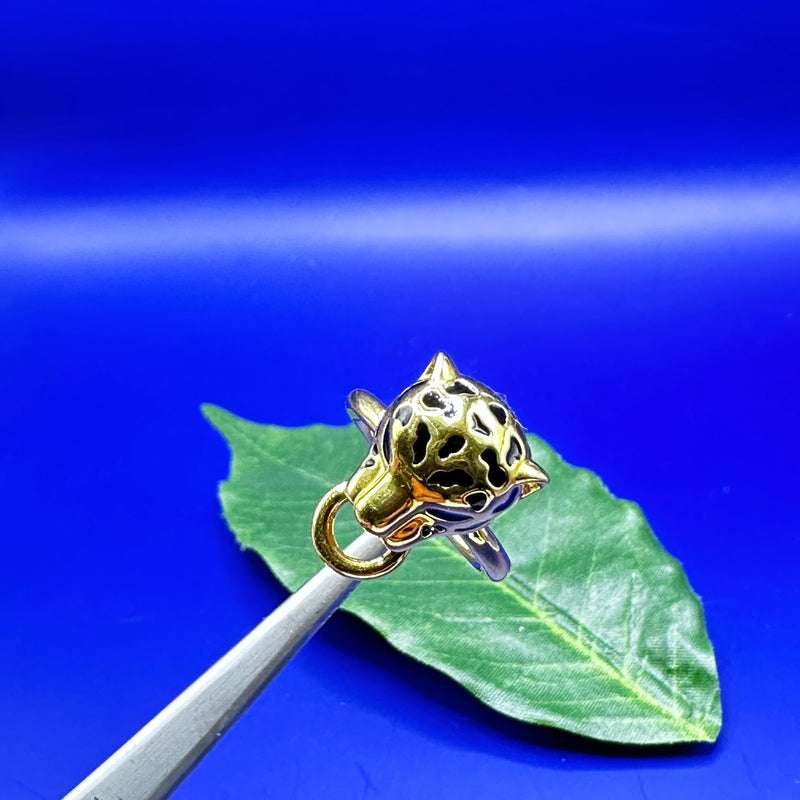 Leopards pure gold ring