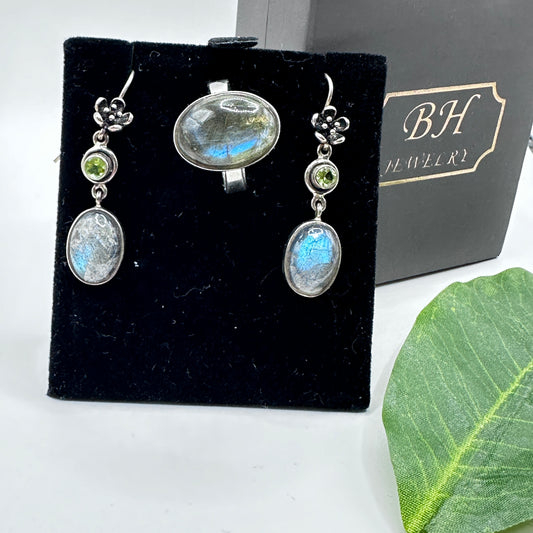 Labradorite set with sterling silver 925 ring size 8.5