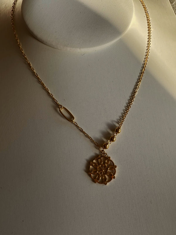 Flower 24k gold necklace – BH jewelry