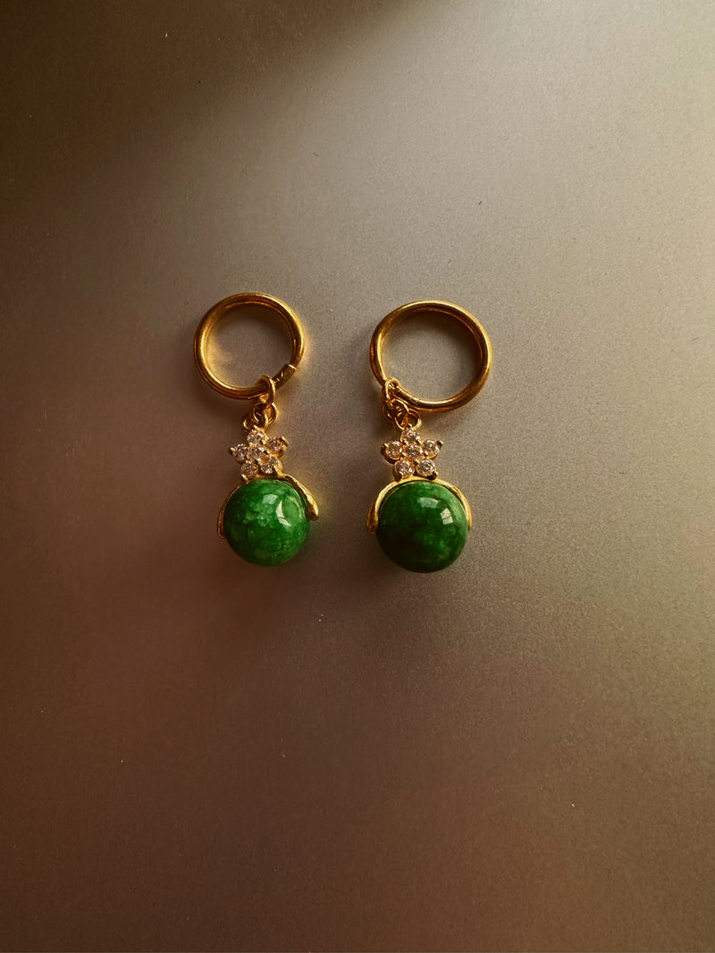 24k gold earring with jade stone